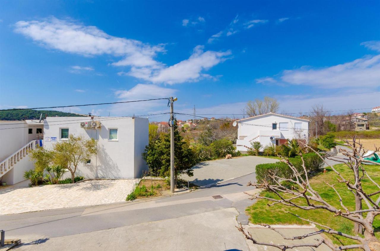 Apartments And Room Ljubica 洛帕 外观 照片