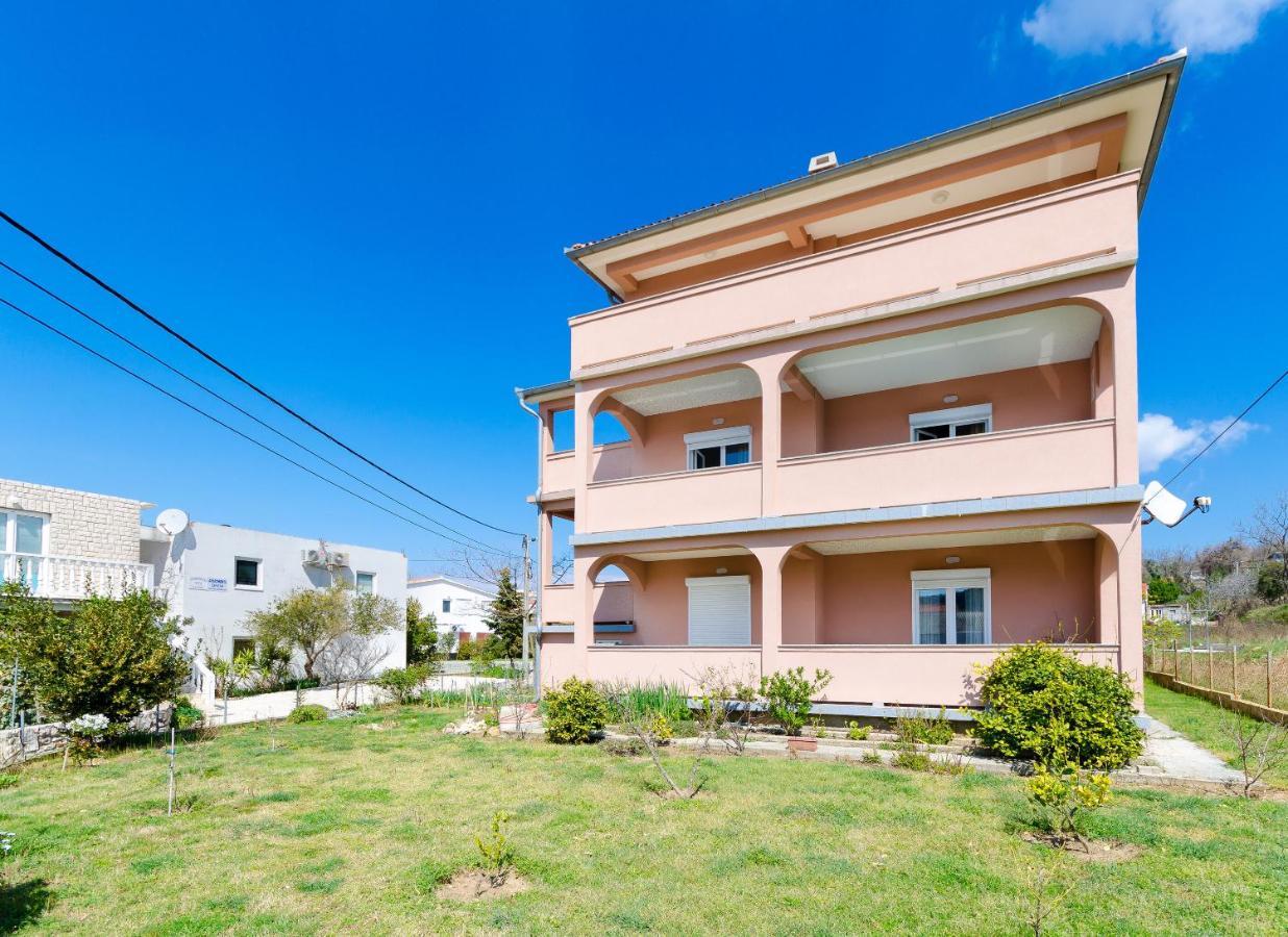 Apartments And Room Ljubica 洛帕 外观 照片