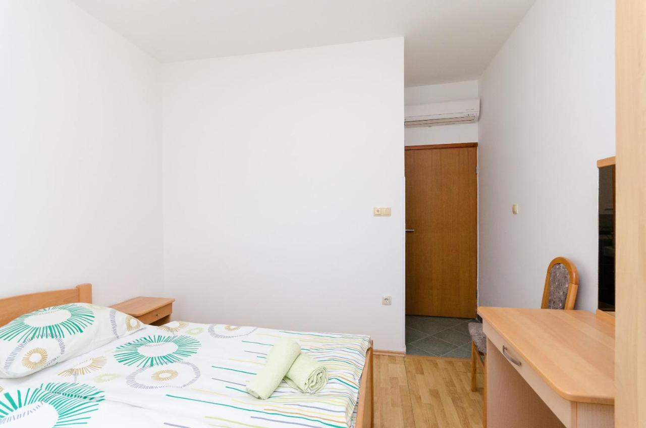 Apartments And Room Ljubica 洛帕 外观 照片