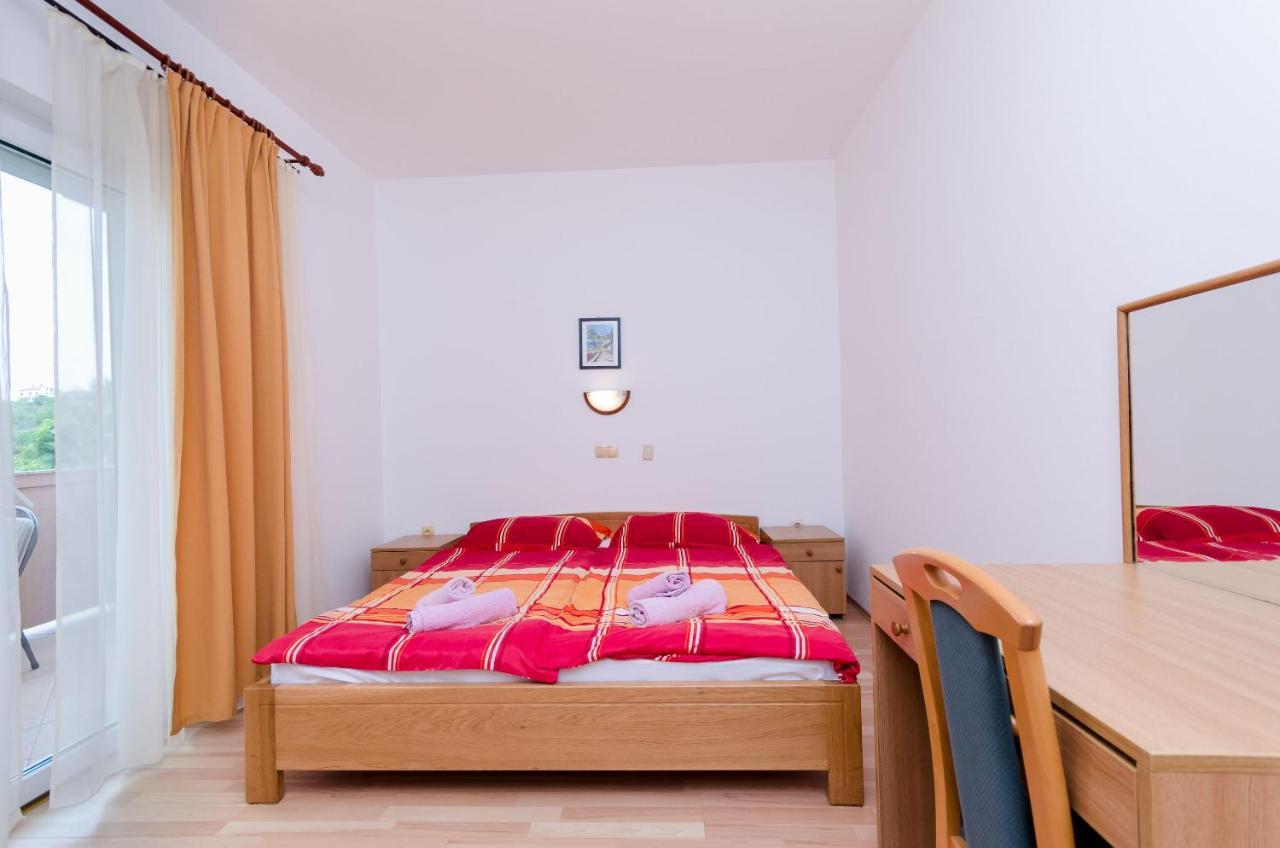 Apartments And Room Ljubica 洛帕 外观 照片