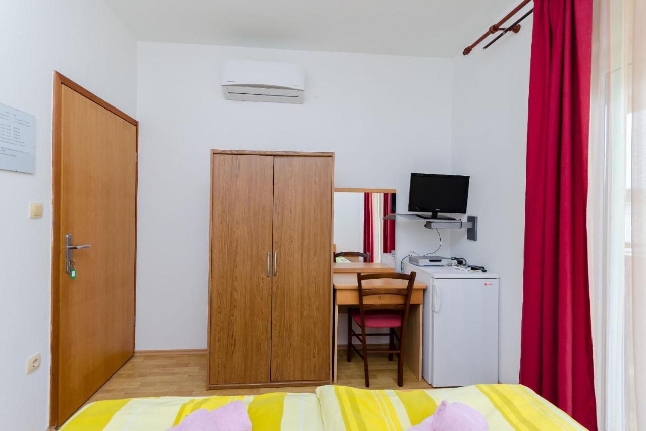 Apartments And Room Ljubica 洛帕 外观 照片