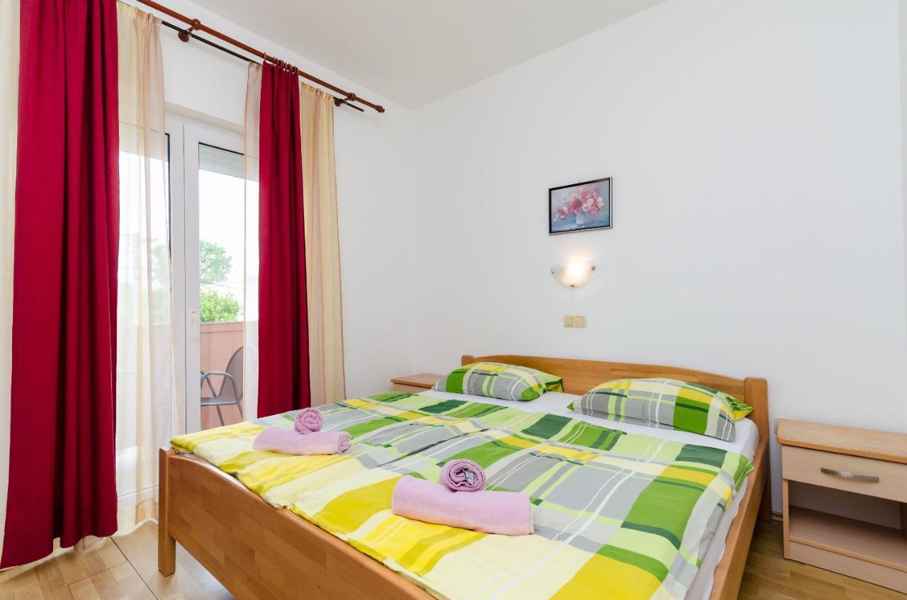 Apartments And Room Ljubica 洛帕 外观 照片